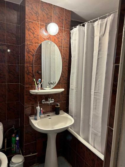 Apartament cu 3 camere decomandat în Mureșeni