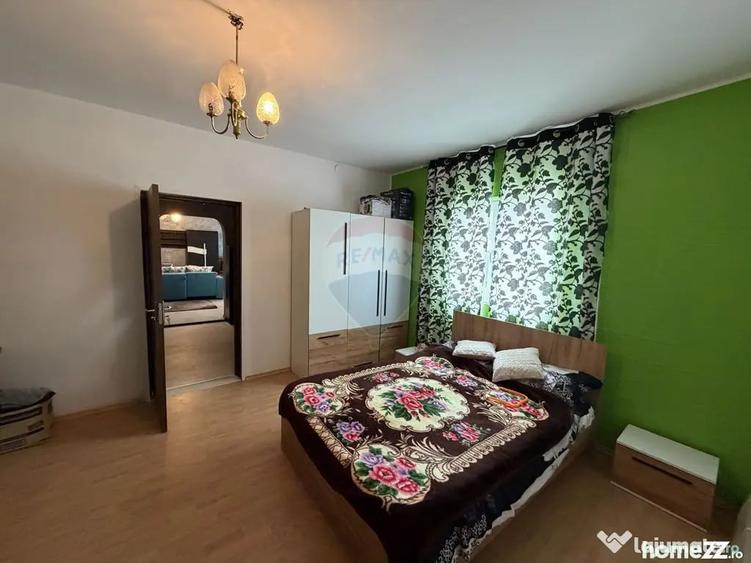 Casă cu 3 camere cu Teren 5000 Mp în Popești
