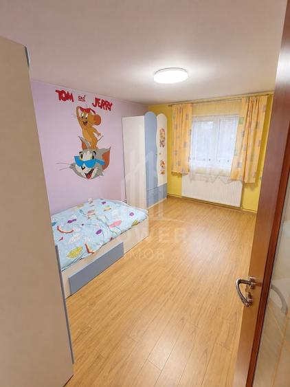 Casă individuală cu 4 camere cu Canalizare în Poplaca