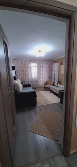 (PF) Vand apartament 2 camere decomandate in Roman - 2