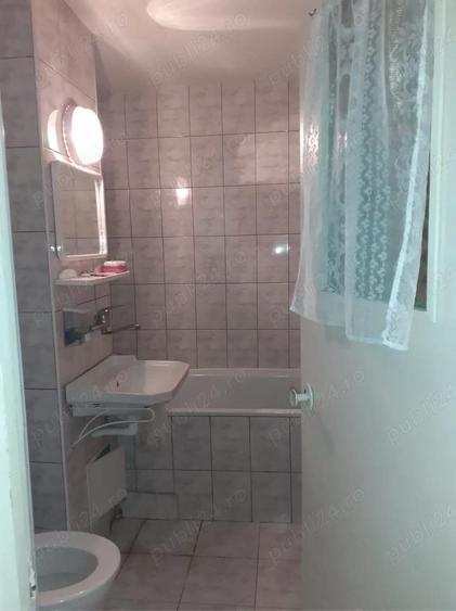 Dau spre inchiriere apartament 2 camere Sf Gheorghe zona centrala - 2