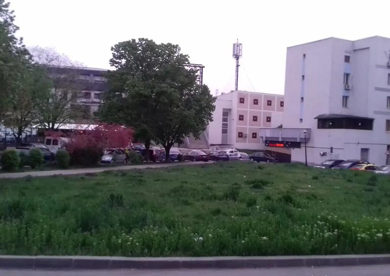 vand inchiriez teren(863 MP sau 432 MP), central, Casa Tineretului - 2