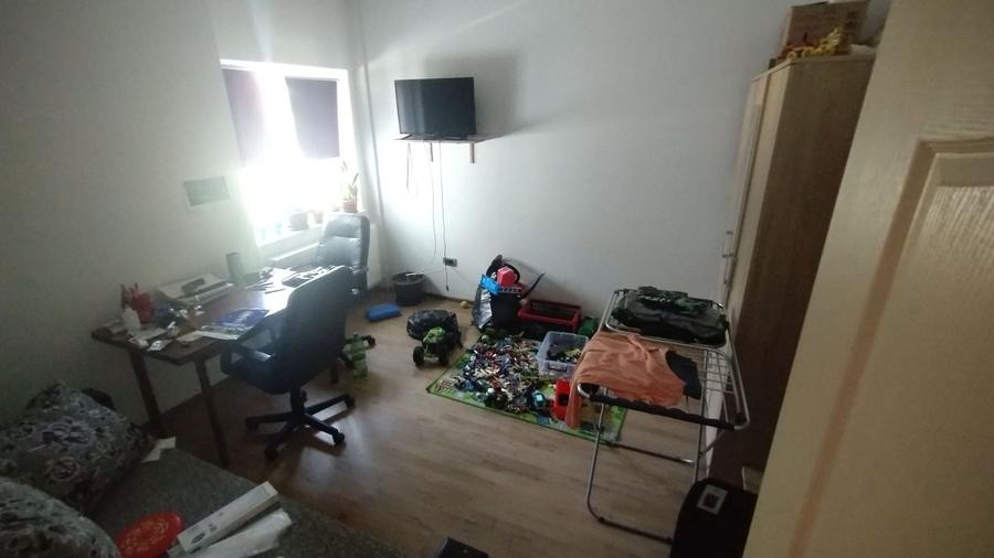 Casă individuală cu 8 camere cu Canalizare în Km 5