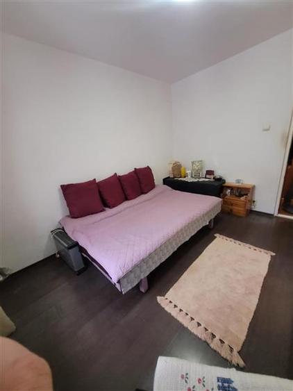 Apartament 3 camere Decomandat, Etaj 1, Zona Poarta 6 - 17