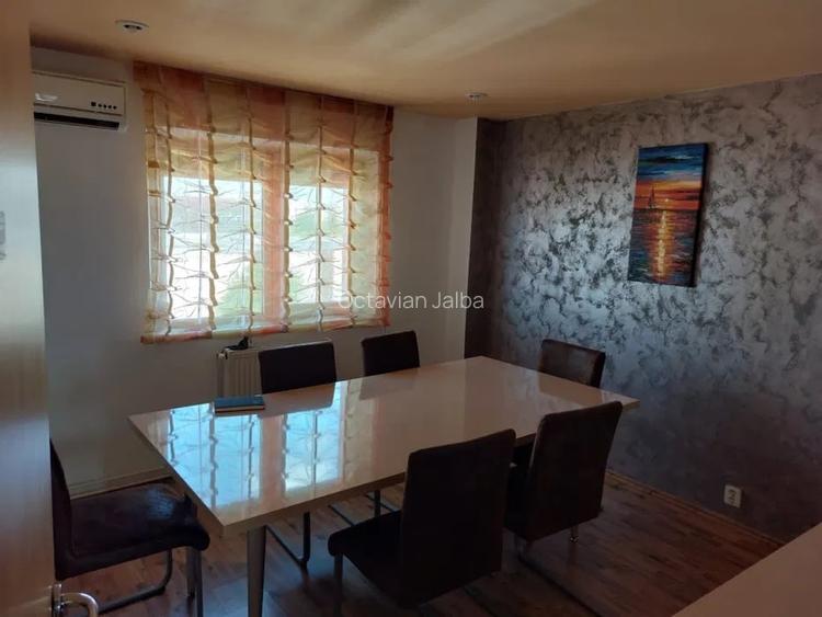Apartament de 3 camere, 80 mp, centrala proprie, ideal birou, Mall Vitan