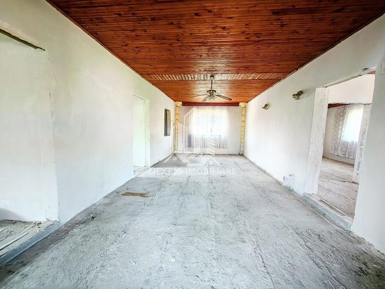 Casă P+1 cu 8 camere 492 mp teren 21 ml deschidere comision 0% - 17