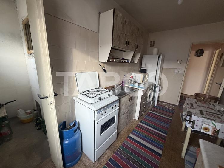 Apartament semidecomandat 4 camere 2 bai etaj 4 zona 1 Decembrie 1918 - 6