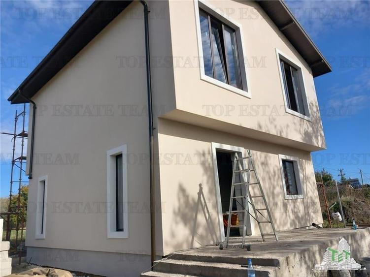 Vila 5 camere de vanzare in Frumusani, ideala investitie - 1