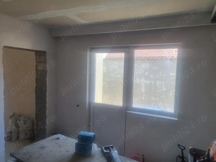 Casa individuala, compusa din 2 apartamente distincte: - 8