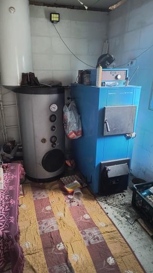 Casa renovata in Preluci la 12 Km de Comanesti , fantana si centrala proprie - 11