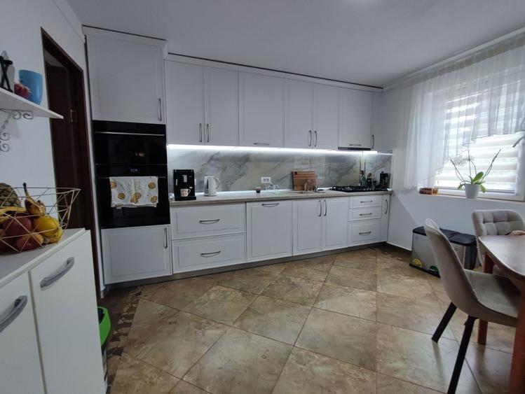 Inchiriez casa in Hateg - 2