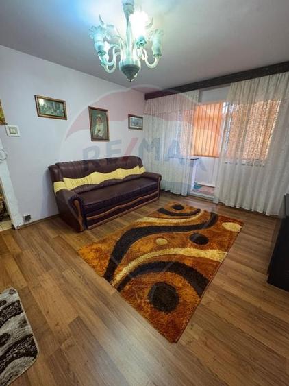 Apartament cu 3 camere de vânzare în zona Craiovita Noua - 6