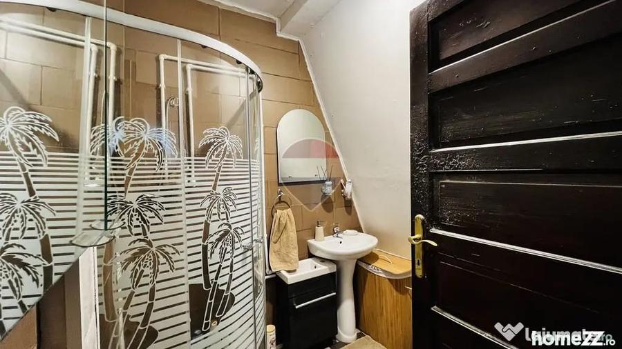 Casă cu 4 camere cu Teren 959 Mp în Lăzăreni