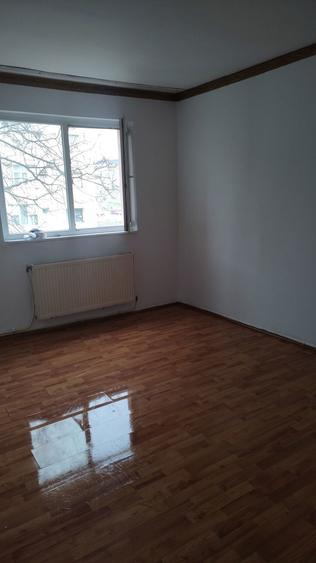 De vanzare apartament. 2 camere - 7