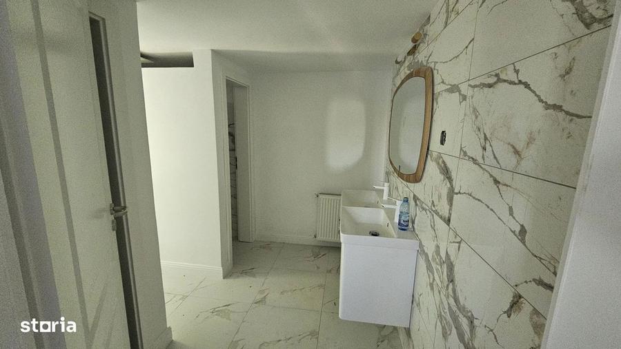 Apartament de vanzare 7 camere Sararie - 3
