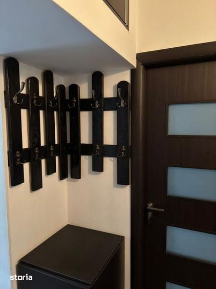 Apartament cu 3 camere în Craiovița Nouă