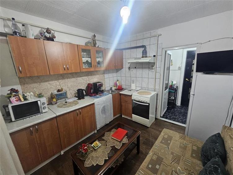 Resita, Garsoniera Mobilata+Utilata, Parter, Calea Caransebesului - 2