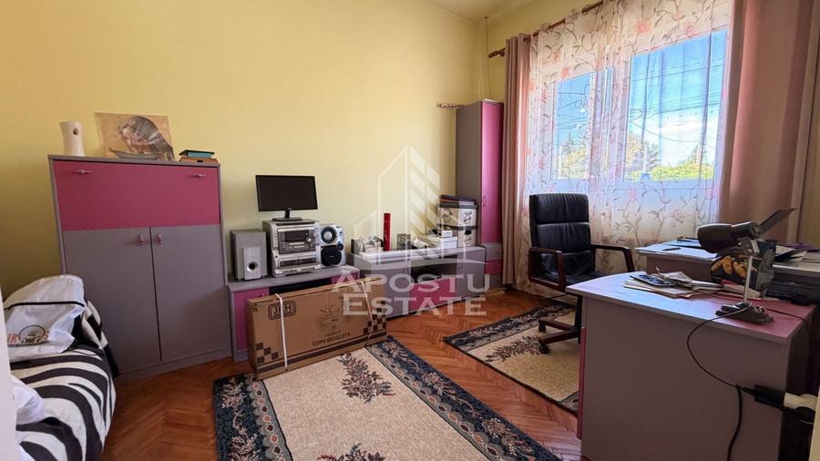Casă individuală cu 5 camere cu Canalizare în Fratelia