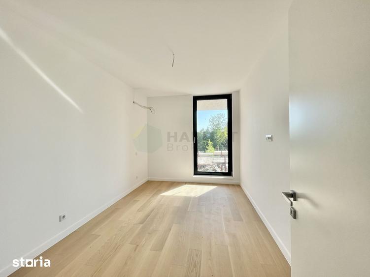 Apartament cu 3 camere decomandat în Tunari