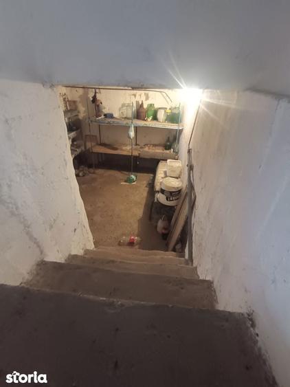 Vanzare casa batraneasca si teren in Targoviste - 9