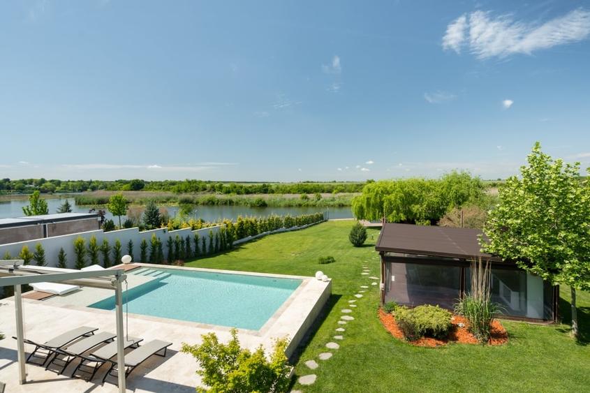 Vila individuala cu piscina si deschidere la lac - Izvorani, zona exclusivista - 1