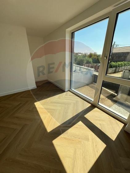 Casa / Vila cu 4 camere de vanzare - 8