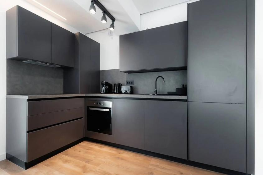 The Crib #9 - 2 Room Apartment - Underground Parking Included - 7