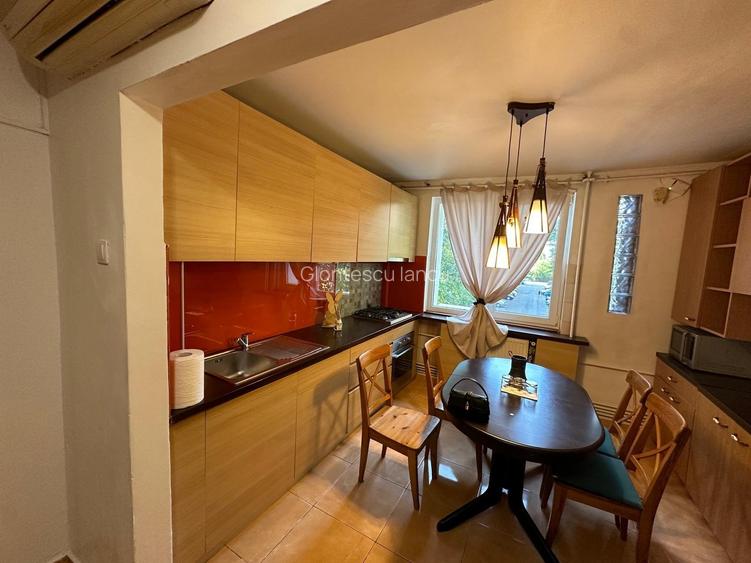 Titan Apartament 4 camere 81 Mp 5 Minute Metrou Centrala Proprie Loc Parcare