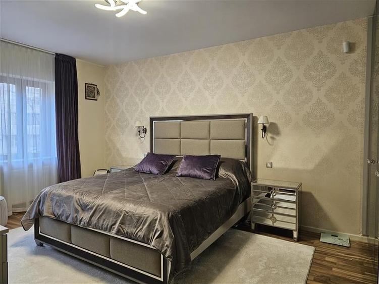 4 cam floreasca, plus 1 cam mansarda(birou), in vila, curte, garaj - 7