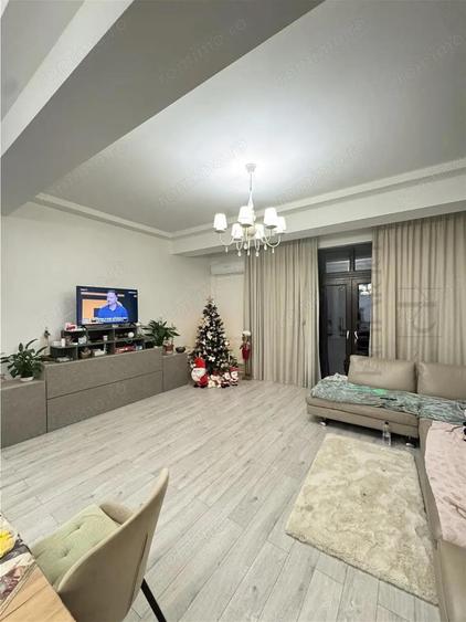 MEHALA - VILA SPATIOASA - 9 CAMERE - GARAJ - TEREN GENEROS - 13