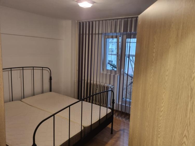 Apartament cu 3 camere decomandat, mobilat în Dristor