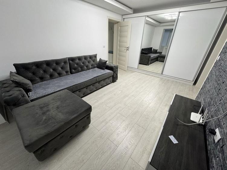 Inchiriez apartament M9 - 4