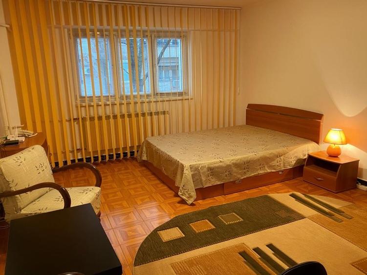 Garsoniera Timpuri Noi, stradal, 5 minute de metrou, mobilata si utilata complet - 2