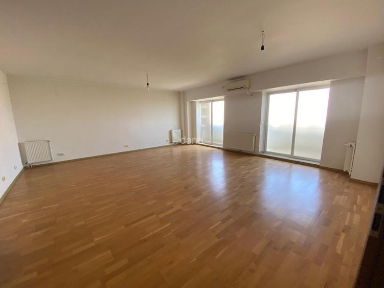 Vand apartament 3 camere Vand apartament 3 camere