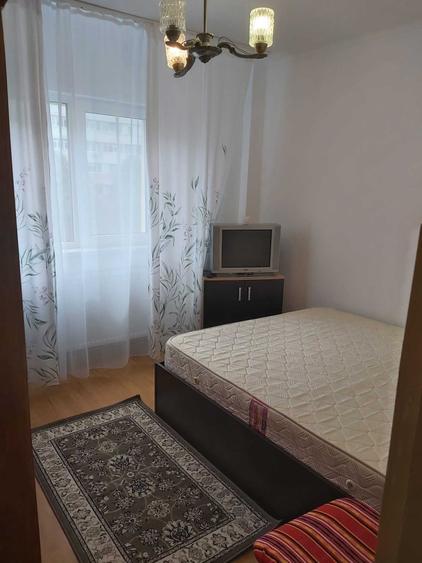 Apartament cu 2 camere decomandat în Berceni