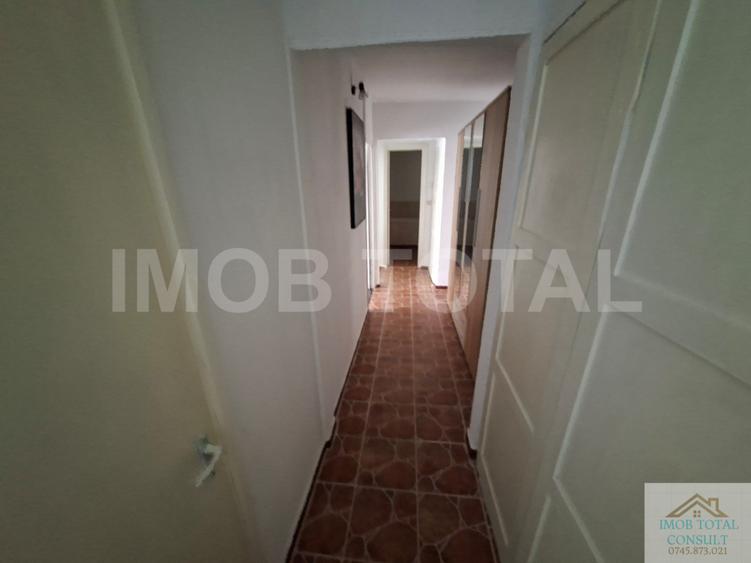 Apartament cu 3 camere decomandat în Trivale