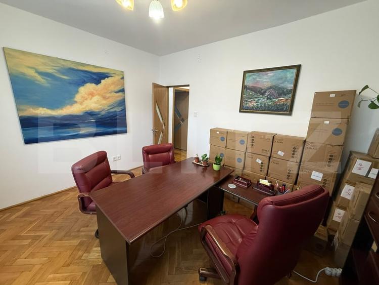 Apartament cu 4 camere decomandat, mobilat în Central