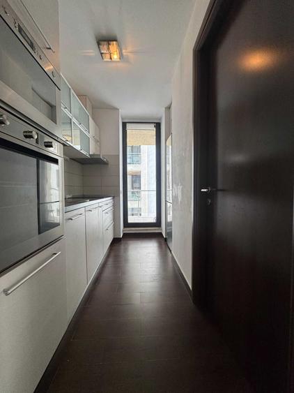 Apartament cu 3 camere semidecomandat în Herăstrău