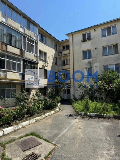 Apartament cu 3 camere semidecomandat în Central
