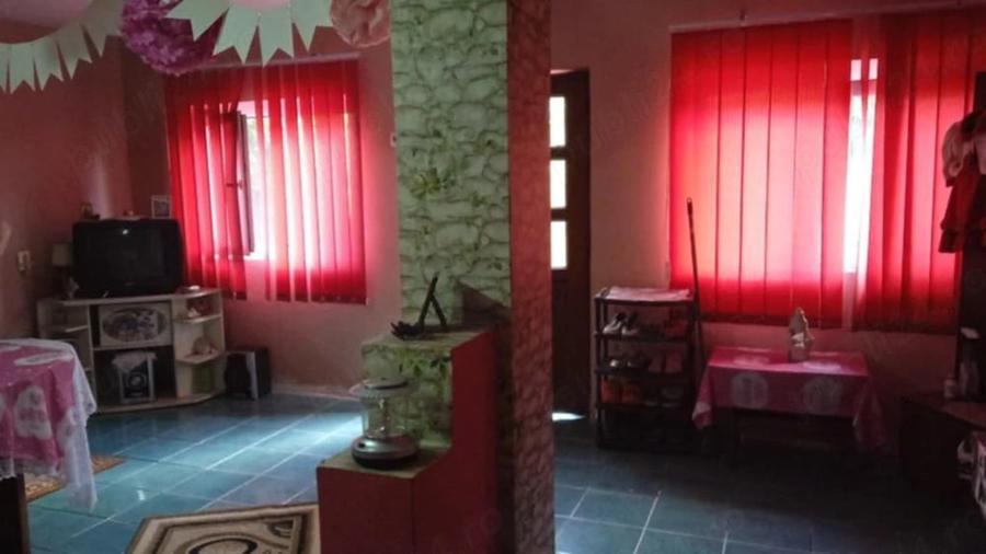 Casă cu 4 camere cu Teren 1000 Mp în Tătaru