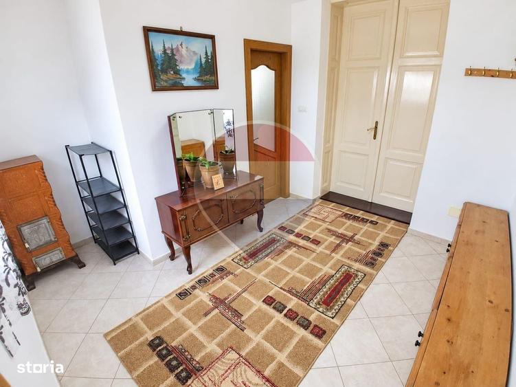 Casă cu 2 camere cu Teren 200 Mp în Central