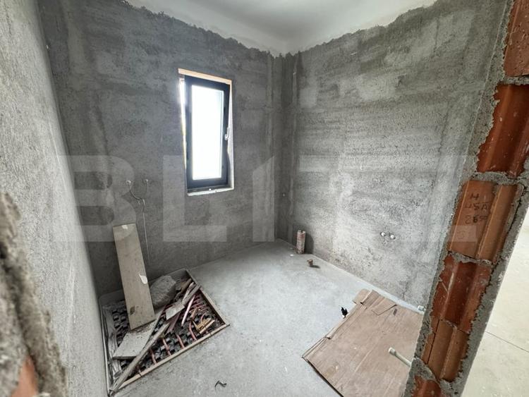 Casă individuală cu 3 camere cu Canalizare în Reghin