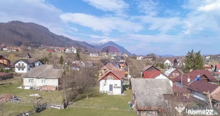 Casă cu 6 camere cu Teren 1915 Mp în Bran