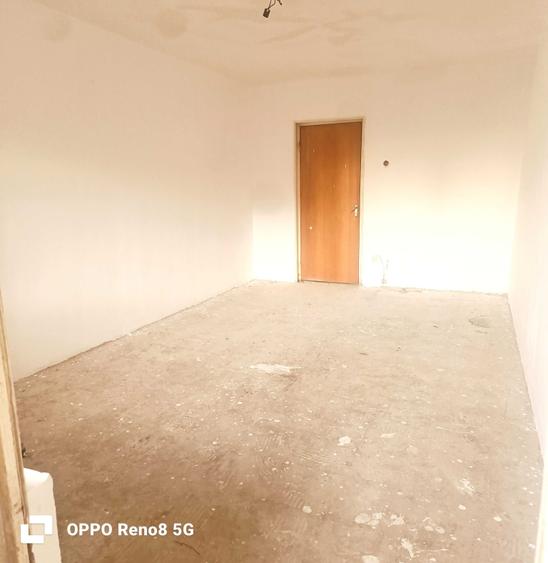 Apartament cu 3 camere decomandat în Titulescu