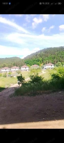 Teren de 1400 mp, în Luna