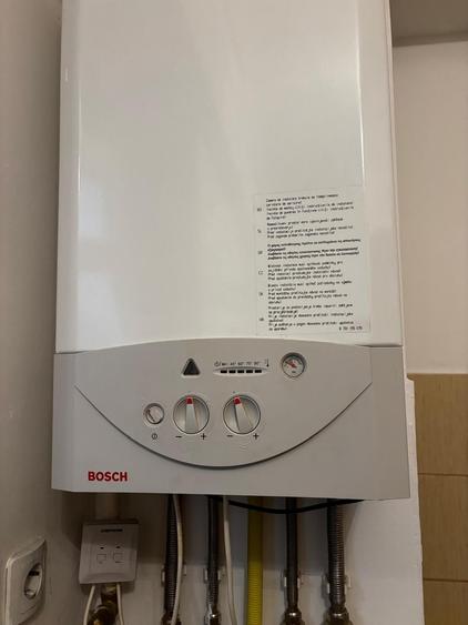 Apartament cu 3 camere decomandat, mobilat în Central