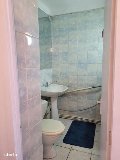 Apartament cu 3 camere decomandat în Exterior Vest