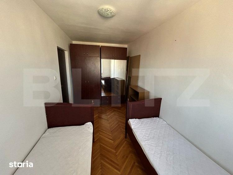 Apartament cu 4 camere decomandat în Cetate