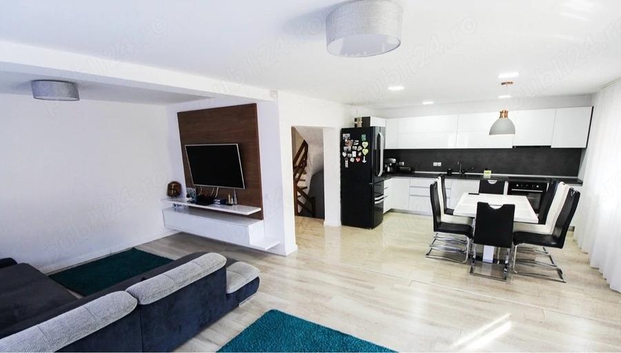 Casă cu 5 camere cu Teren 444 Mp în Corunca