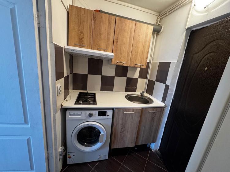 Inchiriez garsoniera, Podu Ros 10 min de Pals Centru - 1